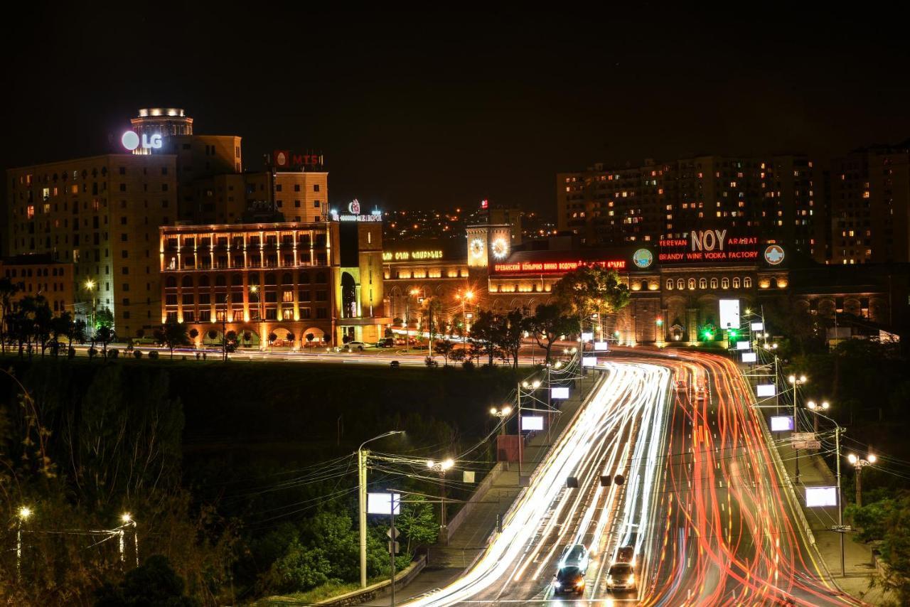 Metropol Hotel Erivan Dış mekan fotoğraf